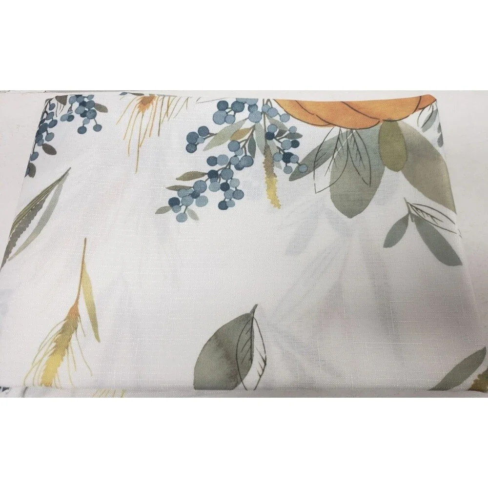 1 Printed Fabric Tablecloth, 60